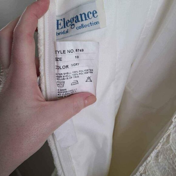 Lace Elegance Wedding Dress size 10 - Picture 10 of 10